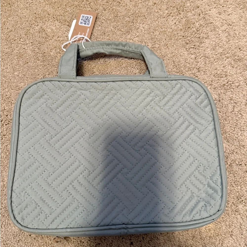 BAGSMART Sage Green Hanging Toiletry Travel Bag